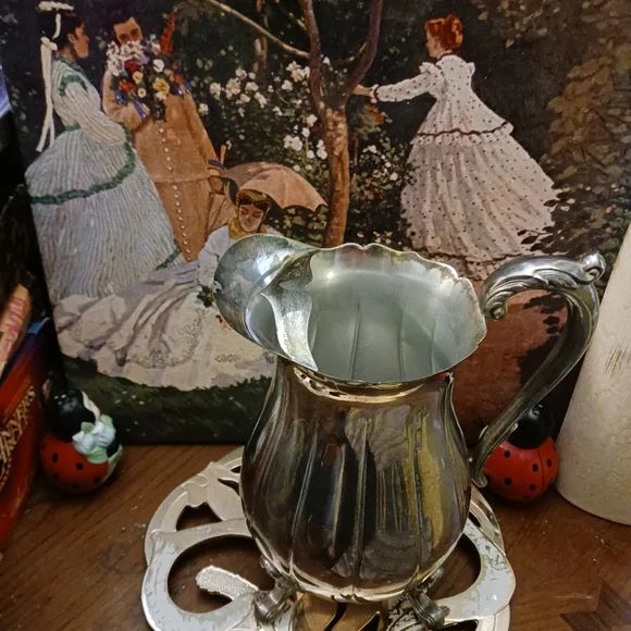 🎁Sheffield Vintage Silver 9" Pitcher Jug 🍹 🇺🇸🇺🇲MADE IN AMERICA🌎NICE GIFT.